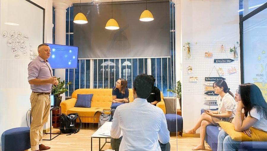 Trung Tâm Tiếng Anh Quận Phú Nhuận TalkFirst